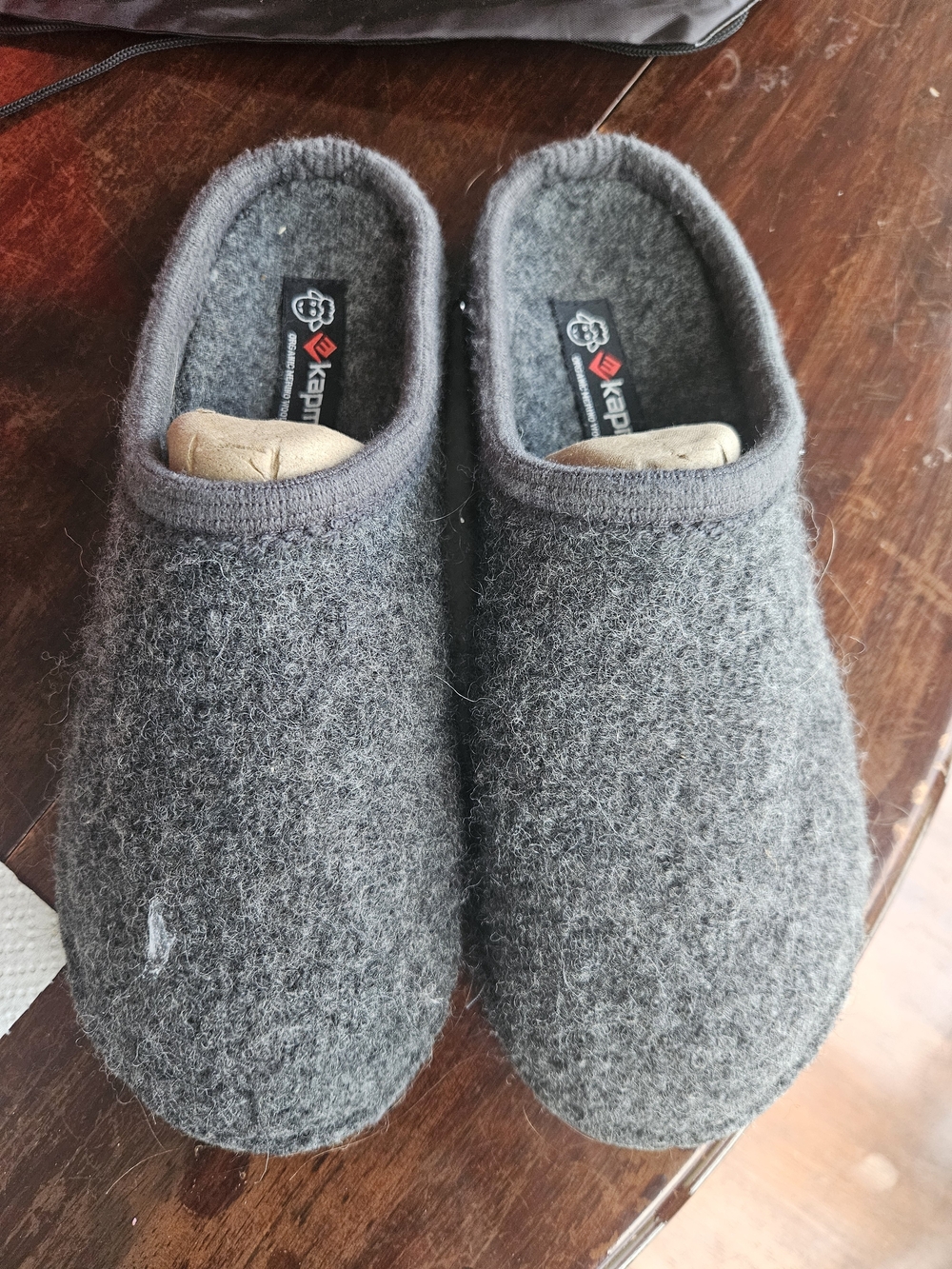Men's Gray Wool Slippers - Picture 3 of 3